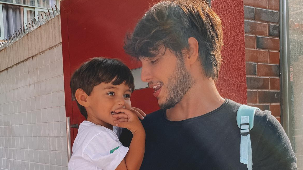 Bruno Guedes se emociona ao acompanhar o primeiro dia de aula de Zion