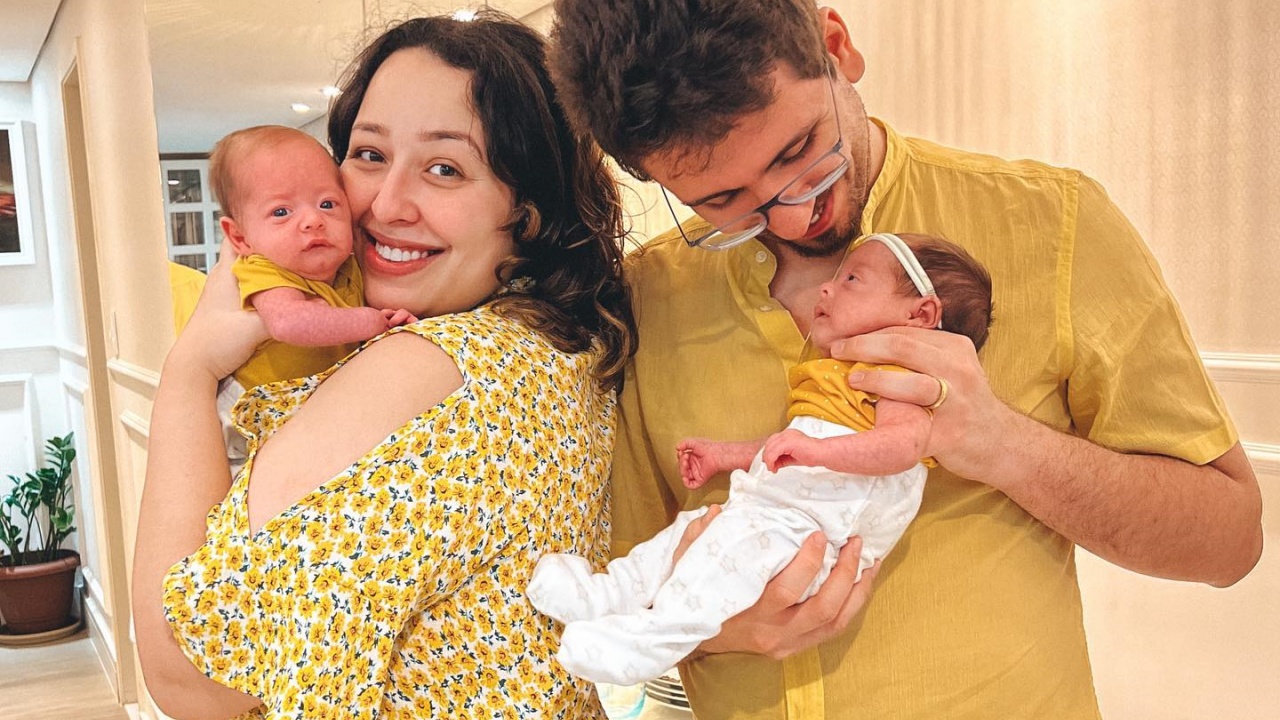 Camila Monteiro celebra evolução dos filhos gêmeos, que nasceram de 7 meses: ”Milagres”
