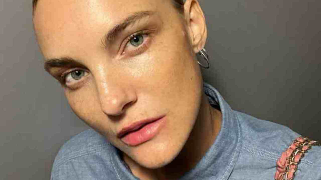 Carol Trentini abre desfile de inverno de Max Mara em Milão: ”Estou emocionada”