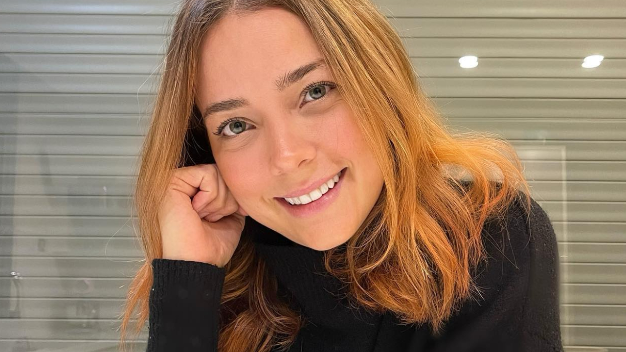 Carol Dantas leva filhos para passear por Paris e faz registros na Torre Eiffel