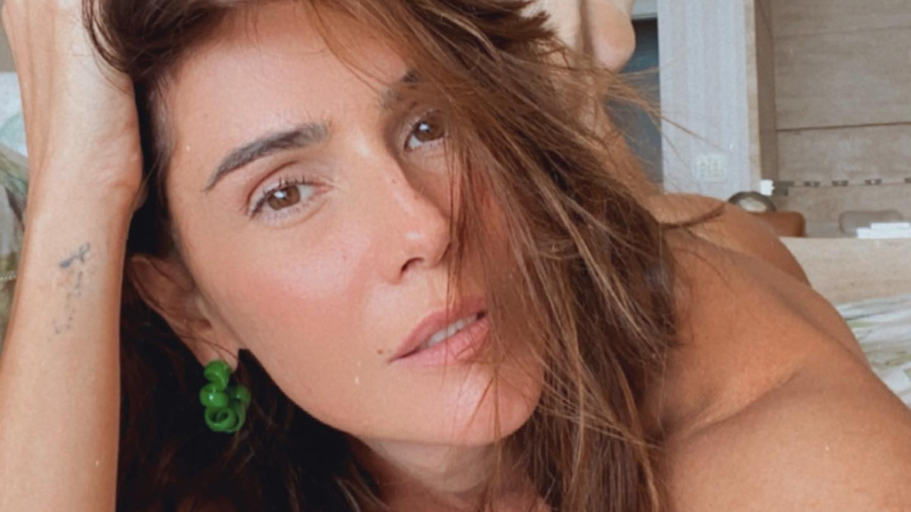 De cropped, Deborah Secco rebola ao som de ‘Malvada’, novo hit de Zé Felipe, e web elogia