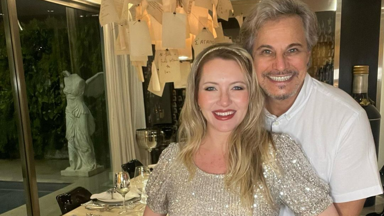 Edson Celulari surge coladinho a esposa grávida em cliques românticos: ”Que alegria estar ao seu lado”
