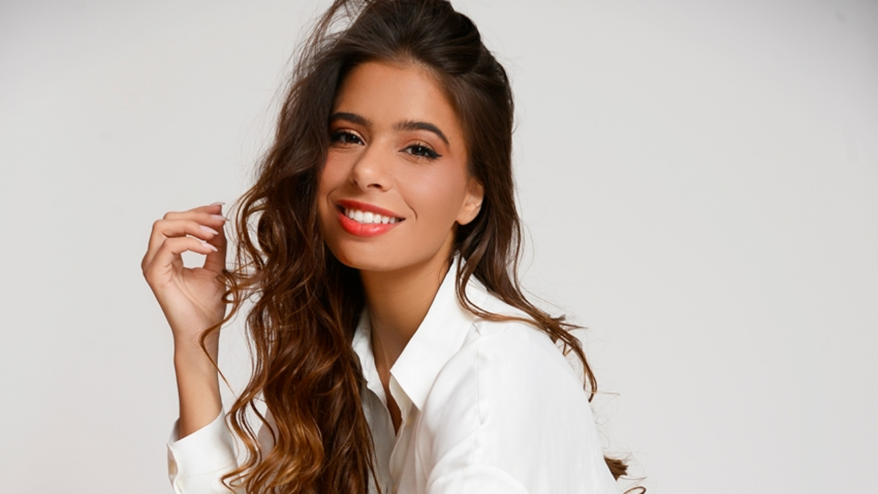 Emilia Pedersen lança ‘With You’, versão do clássico de Jorge e Mateus, ‘Logo Eu’: ”Espero que meus fãs curtam!”