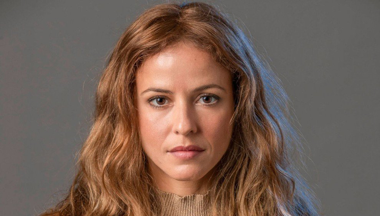 De biquíni, Fernanda de Freitas rouba a cena na piscina: ”Deusa!”