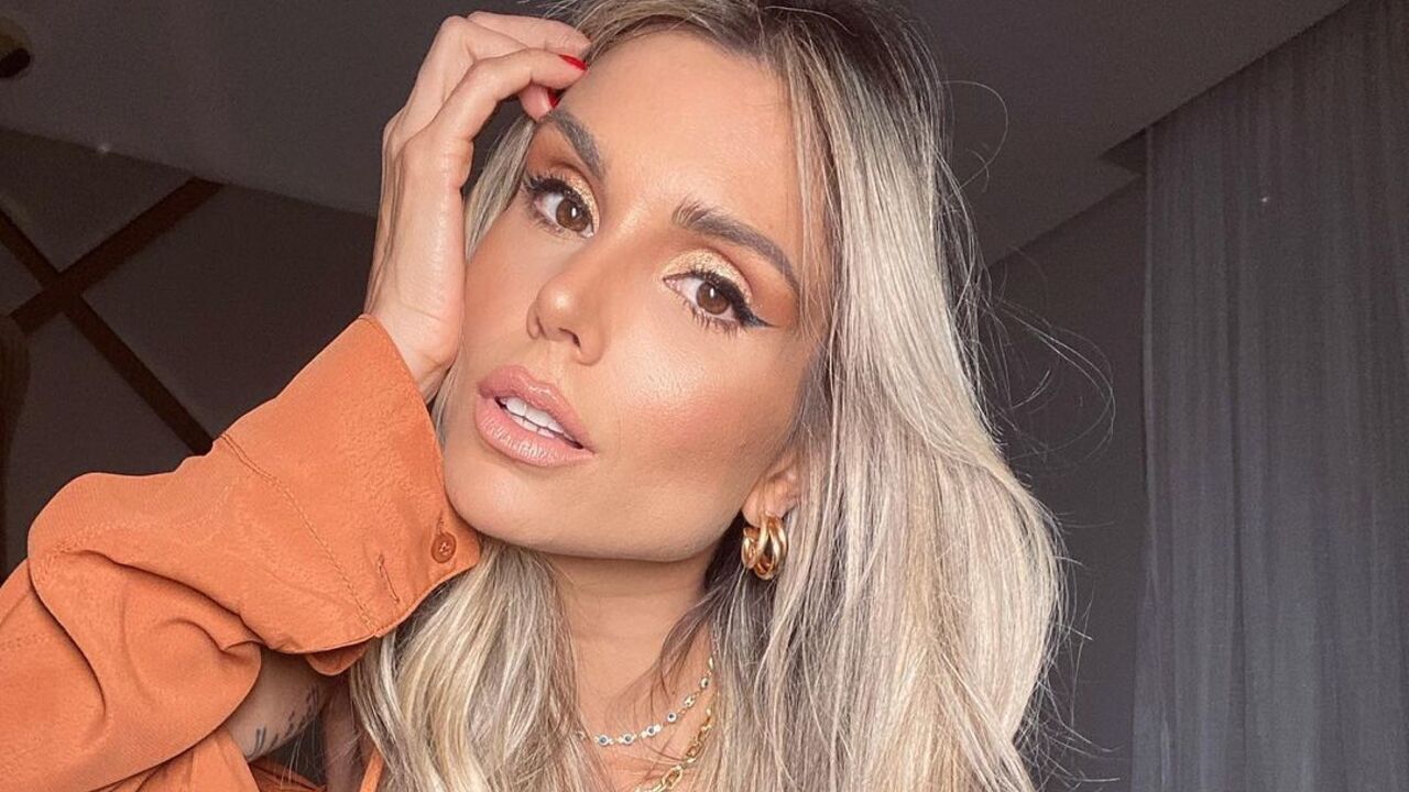 Flávia Viana anuncia saída do TV Fama: ”Estará em ótimas mãos”