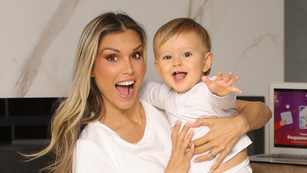 Flávia Viana mostra primeira foto 3X4 do herdeiro e se derrete: ”Não estou dando conta de tanta fofura”