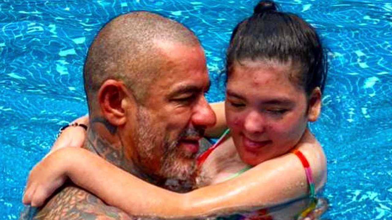 Fogaça resgata cliques da festa de 15 anos da filha: ”Minha eterna bonequinha”