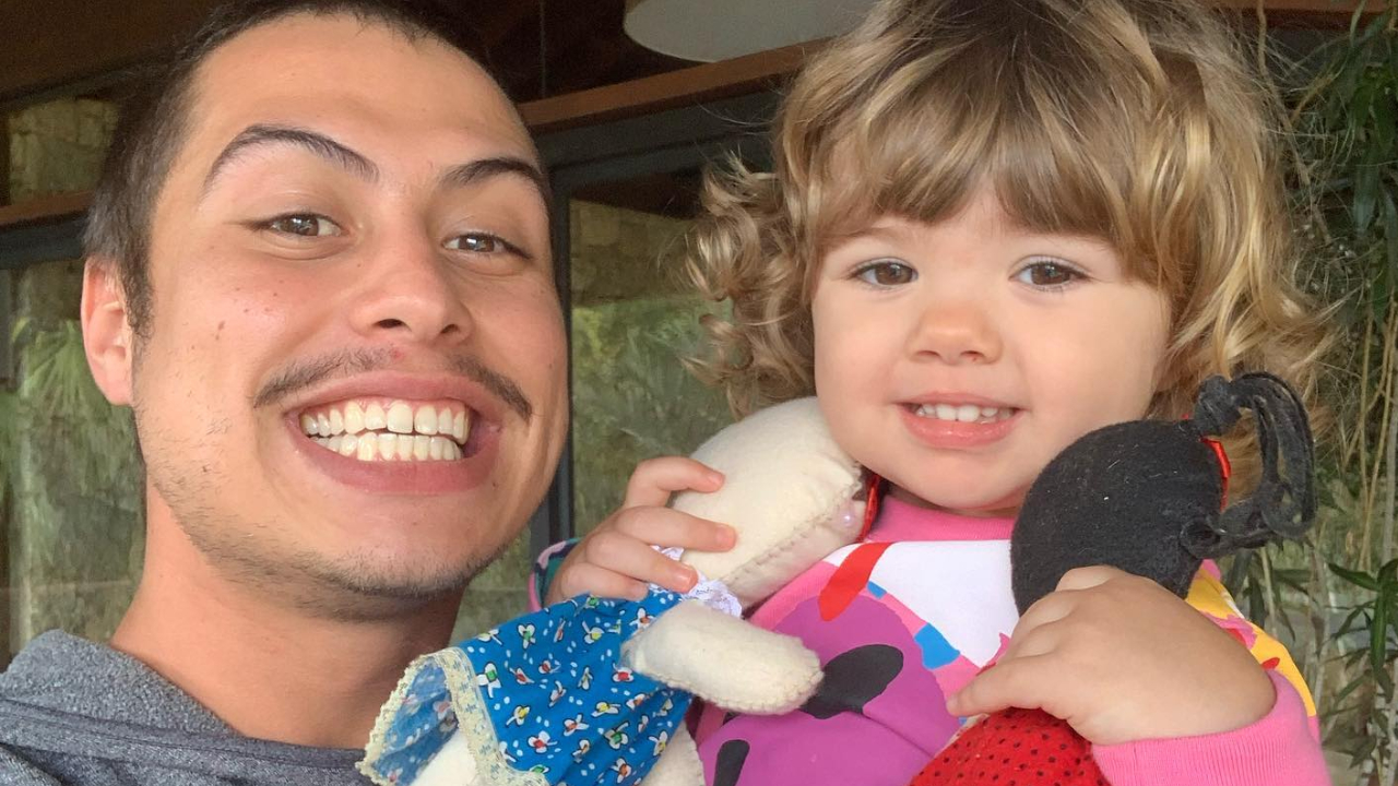 Francisco Vitti se diverte com Clara Maria e web se derrete: ”Não sei quem é mais fofo”