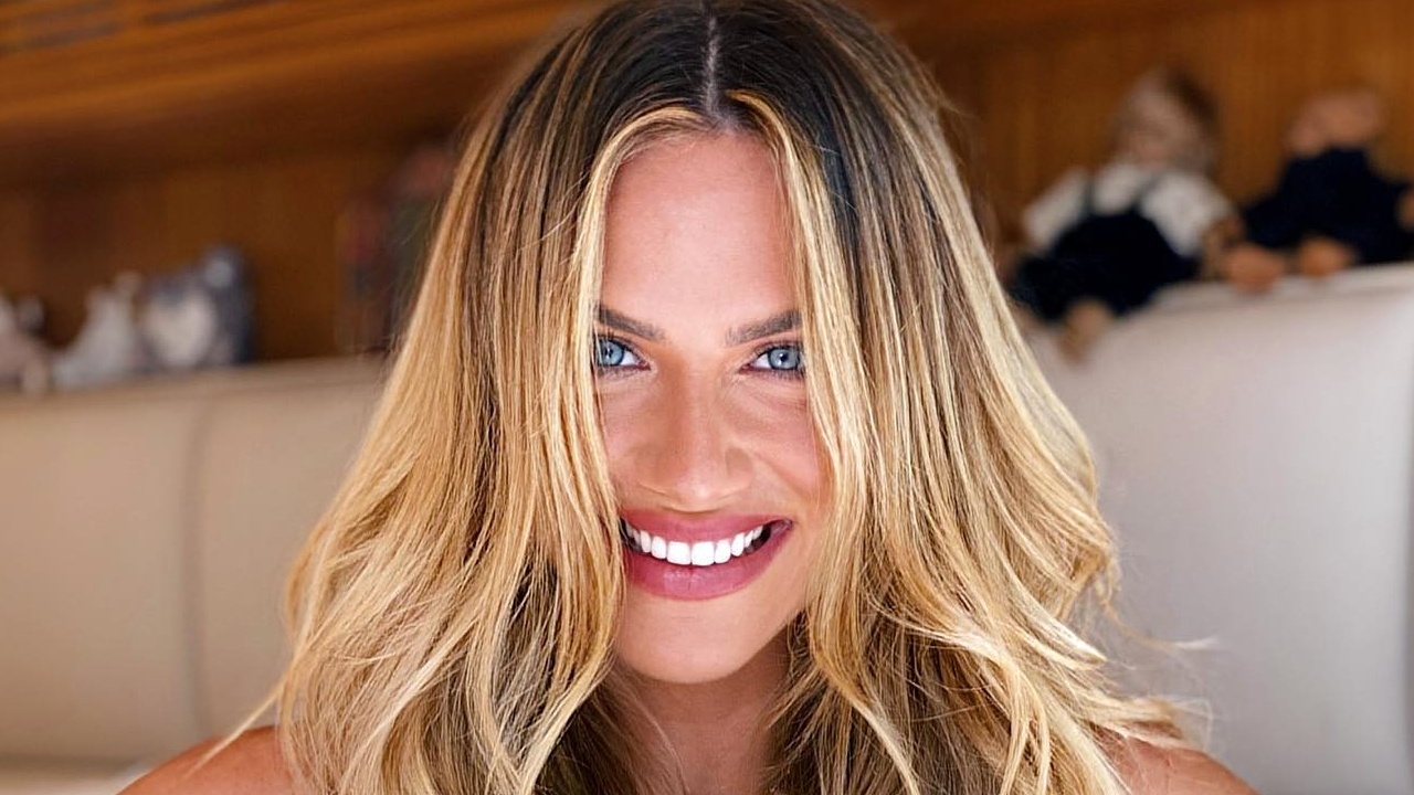 Giovanna Ewbank relembra primeiro vídeo em seu canal do YouTube: ”Um TBT delícia”