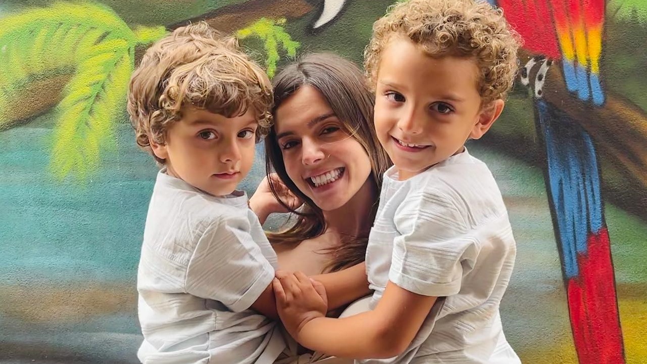 Giovanna Lancellotti comemora aniversário de 4 anos dos irmãos gêmeos: ”Amo muito vocês”
