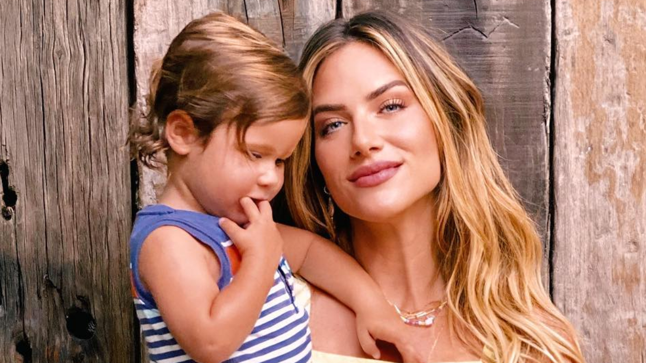 Giovanna Ewbank mostra Zyan brincando com cabritinhos: ”Tô apaixonada”