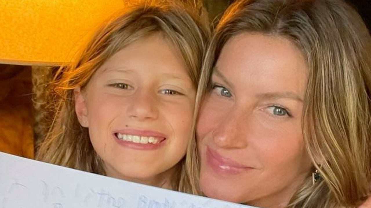 Gisele Bündchen aproveita companhia da filha durante passeio a cavalo