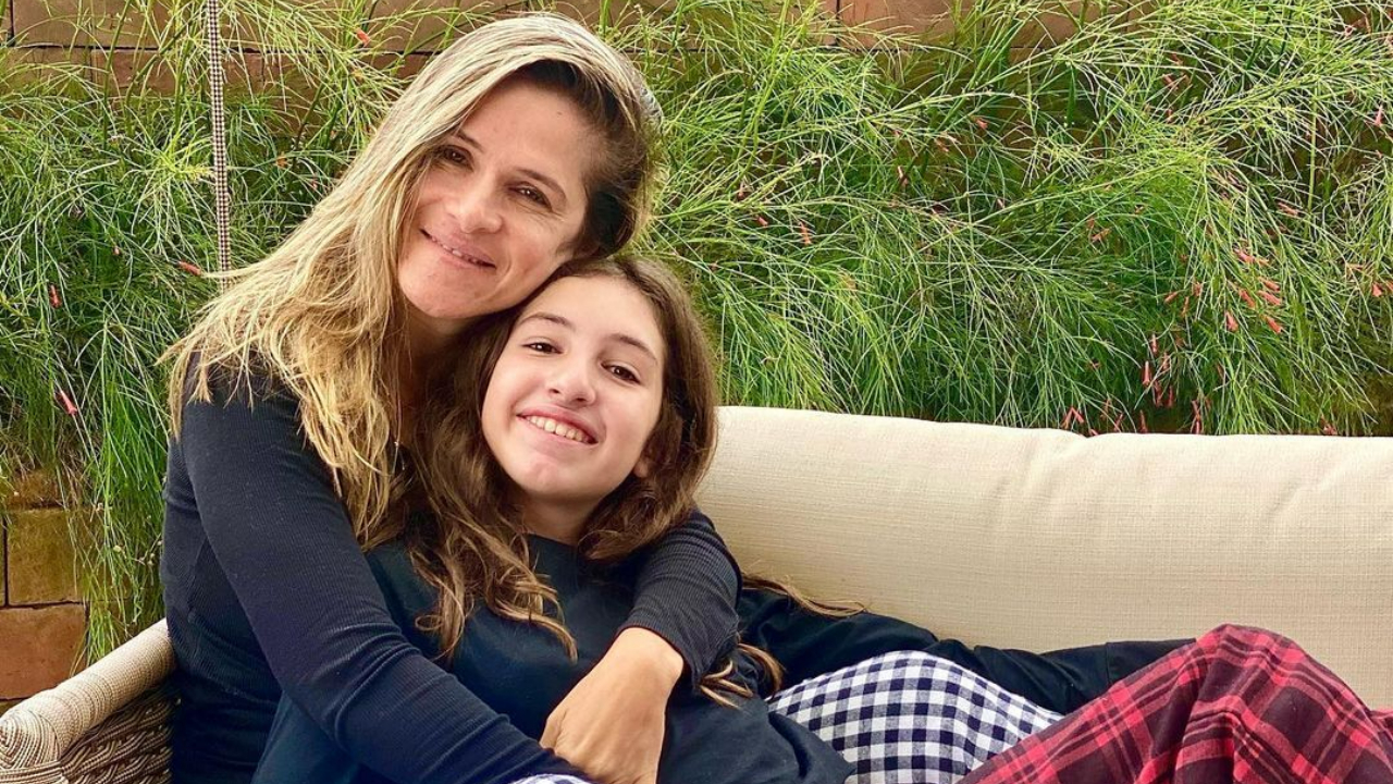 Ingrid Guimarães posta clique encantador da filha, Clara e brinca: ”Vai mandar eu apagar a foto em 3, 2,1…”