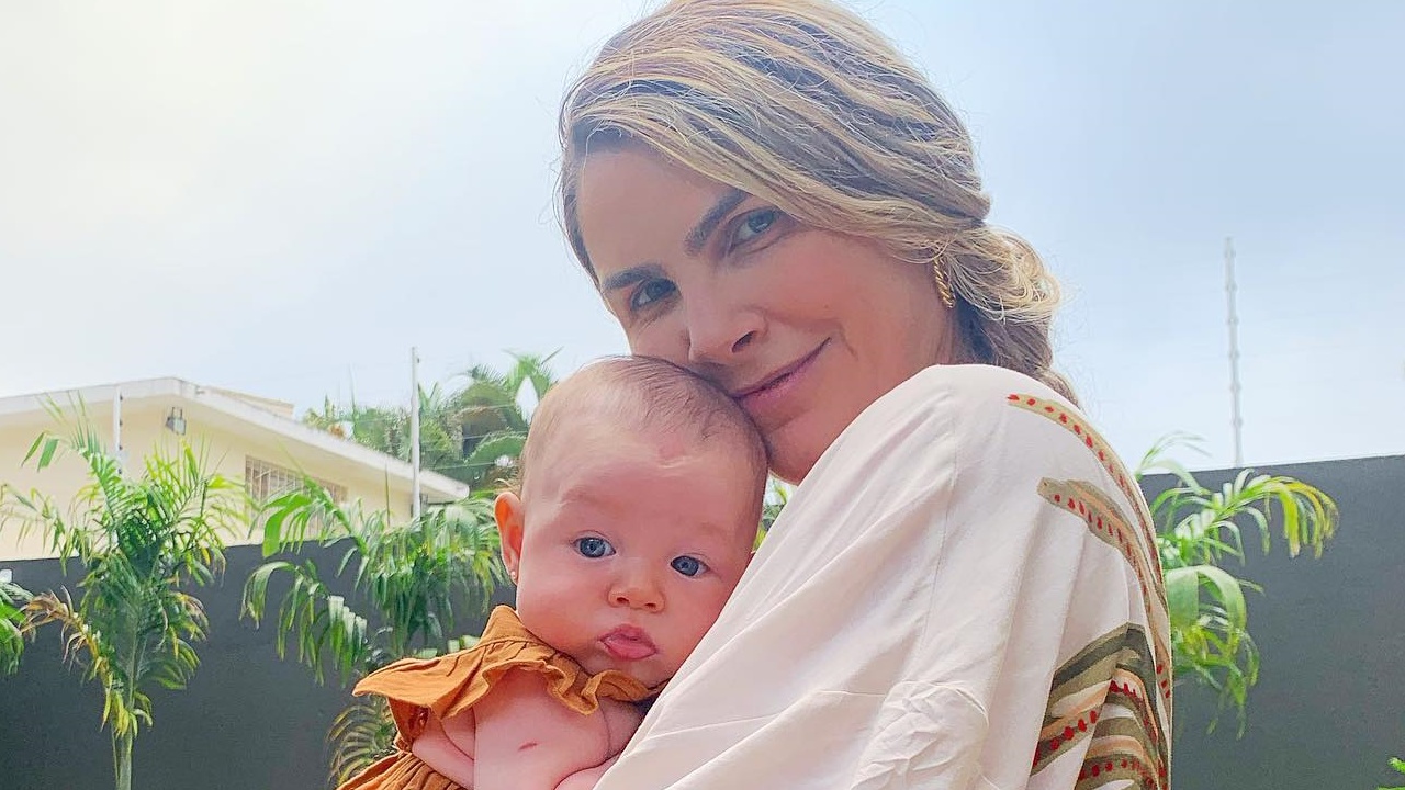 Com festa temática, Julia Faria comemora os quatro meses da filha: ”Meu pedacinho de céu”