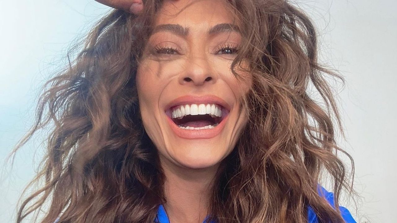 Juliana Paes exibe sorriso em selfies e surpreende com a beleza: “Maravilhosa”