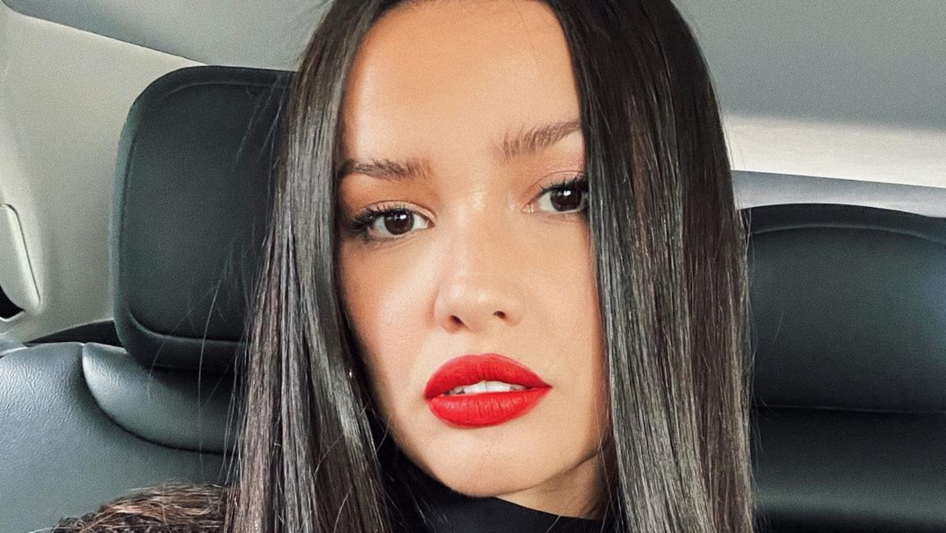 Juliette Freire surge toda sensual e corpão arranca suspiros: ”Gatona!”