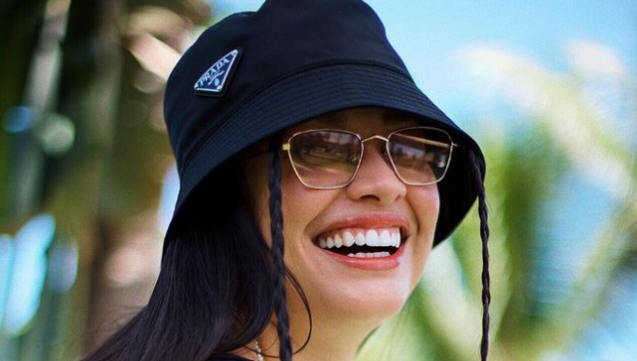 Juliette faz post se divertindo com amigos após anunciar novo trabalho