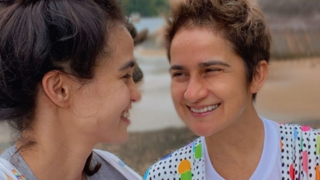 Lan Lanh publica vídeo fofo da filha tomando banho para celebrar o Dia de Iemanjá