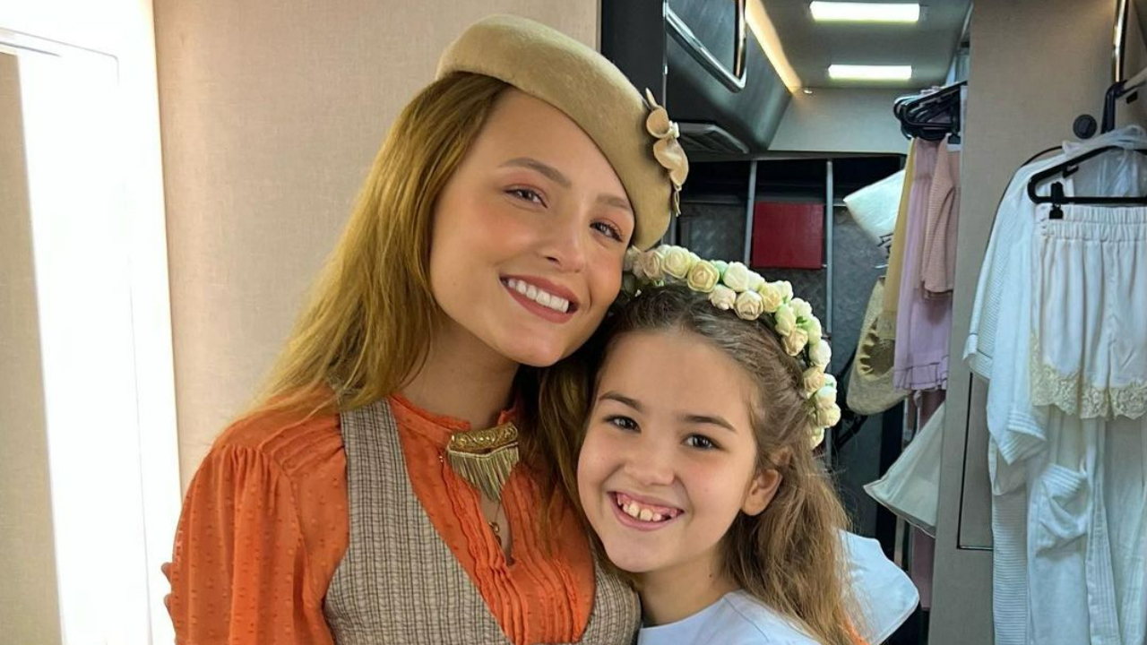 Larissa Manoela homenageia atriz Sofia Budke, sua irmã em ‘Além da Ilusão’: ”Pequena gigante!”