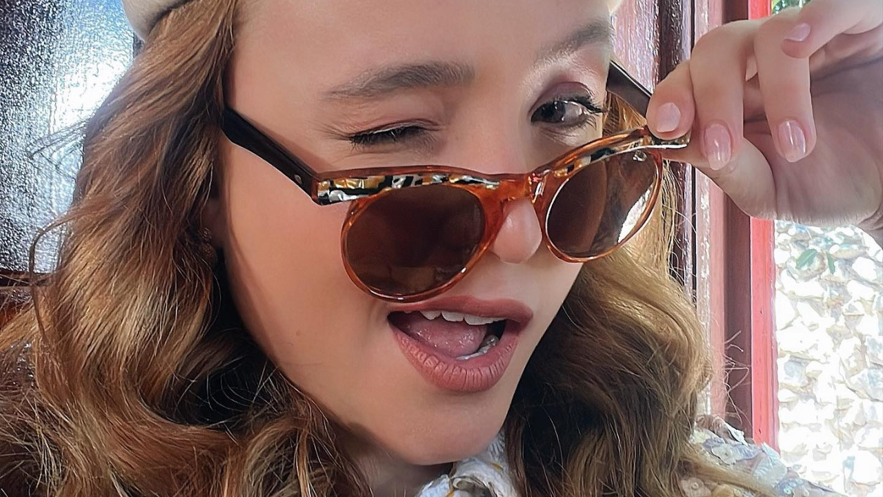 Larissa Manoela mostra bastidores da segunda fase de ‘Além da Ilusão’: ”Chegar chegando”