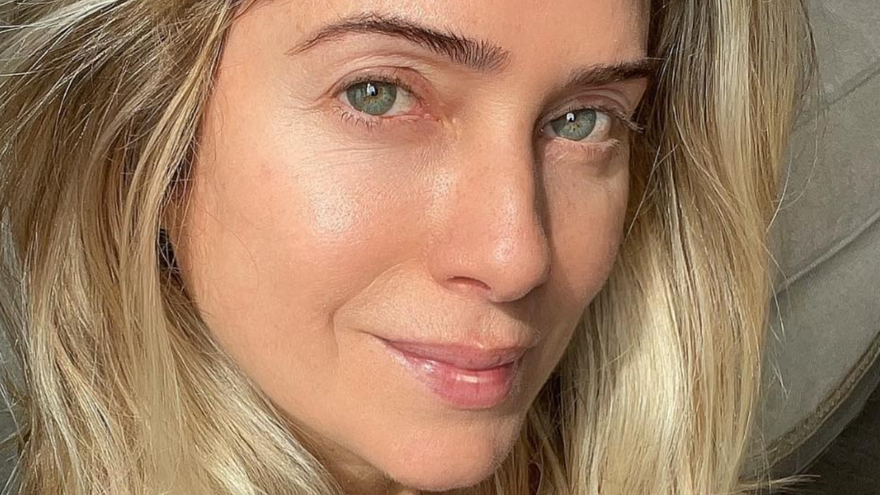 Leticia Spiller recebe a terceira dose da vacina contra a covid-19 e comemora: ”Viva”