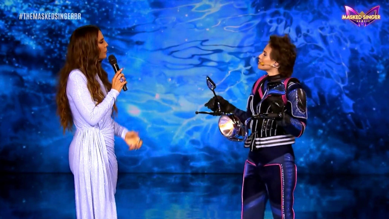 Leticia Colin surpreende ao ser desmascarada no The Masked Singer