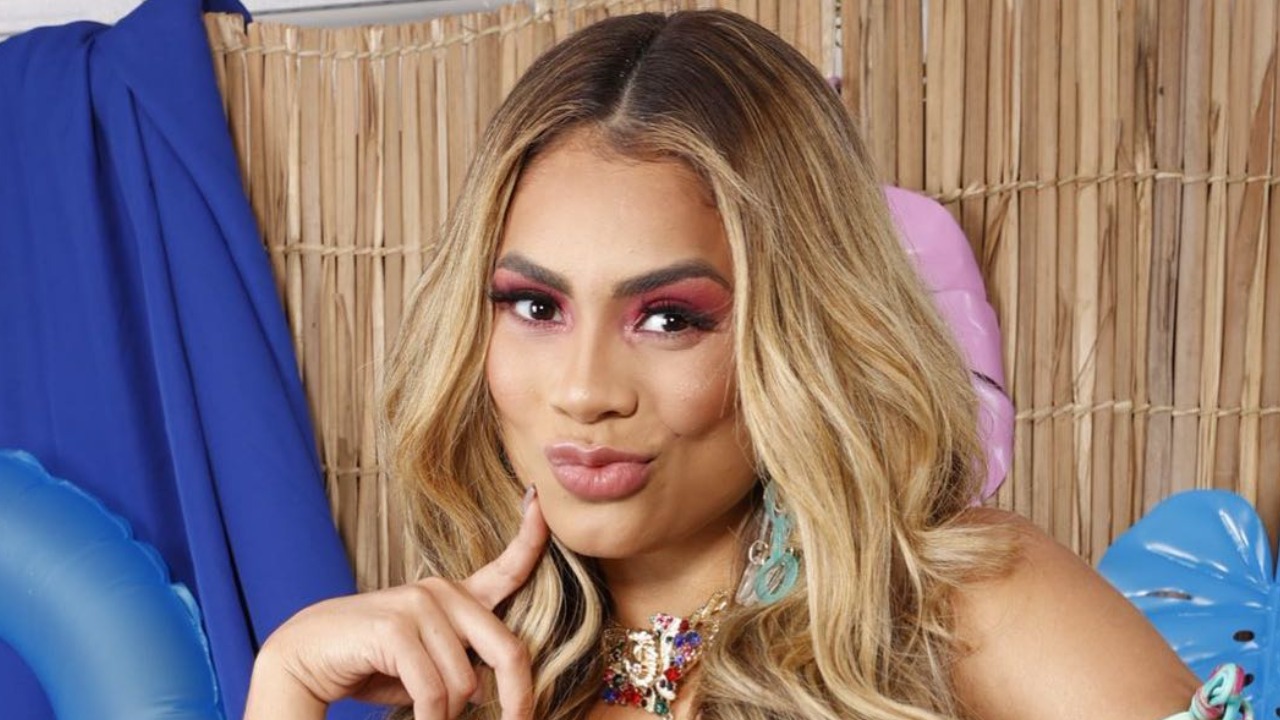 Após ganhar presentão do marido, Lexa celebra chegada dos 27 anos: ”Parabéns pra mim!”