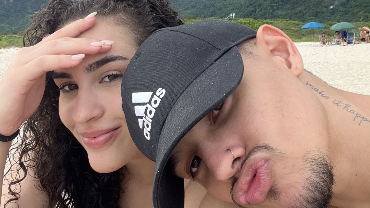Apaixonada, Lívian Aragão assume namoro com o streamer e influenciador ‘Jota’