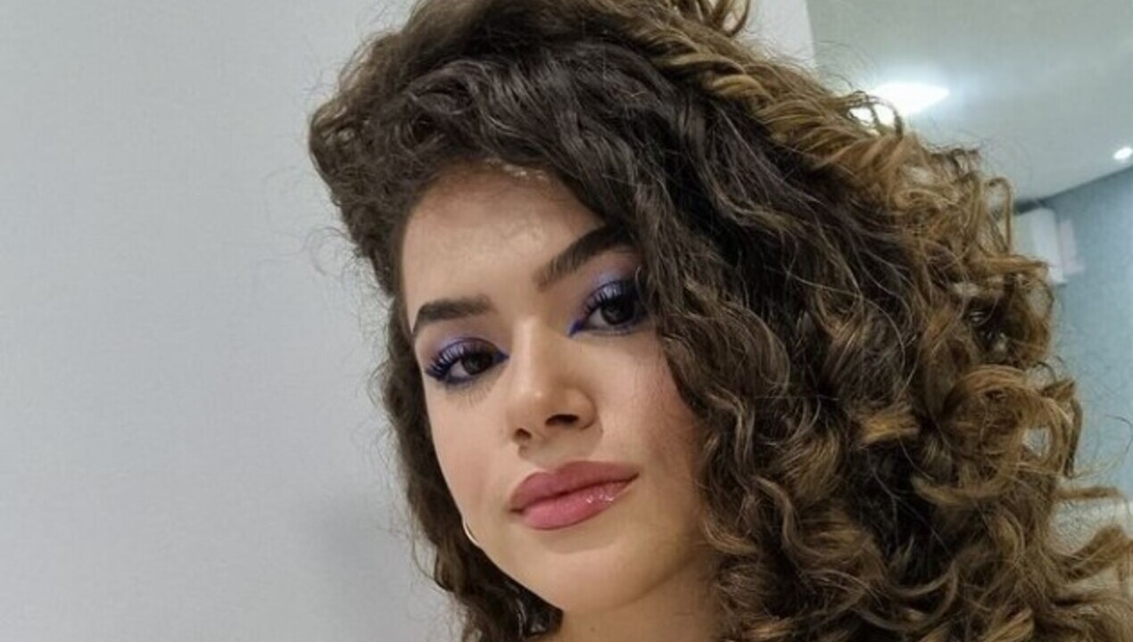 À espera do fim de semana, Maisa Silva posta TBT fofo da sua infância