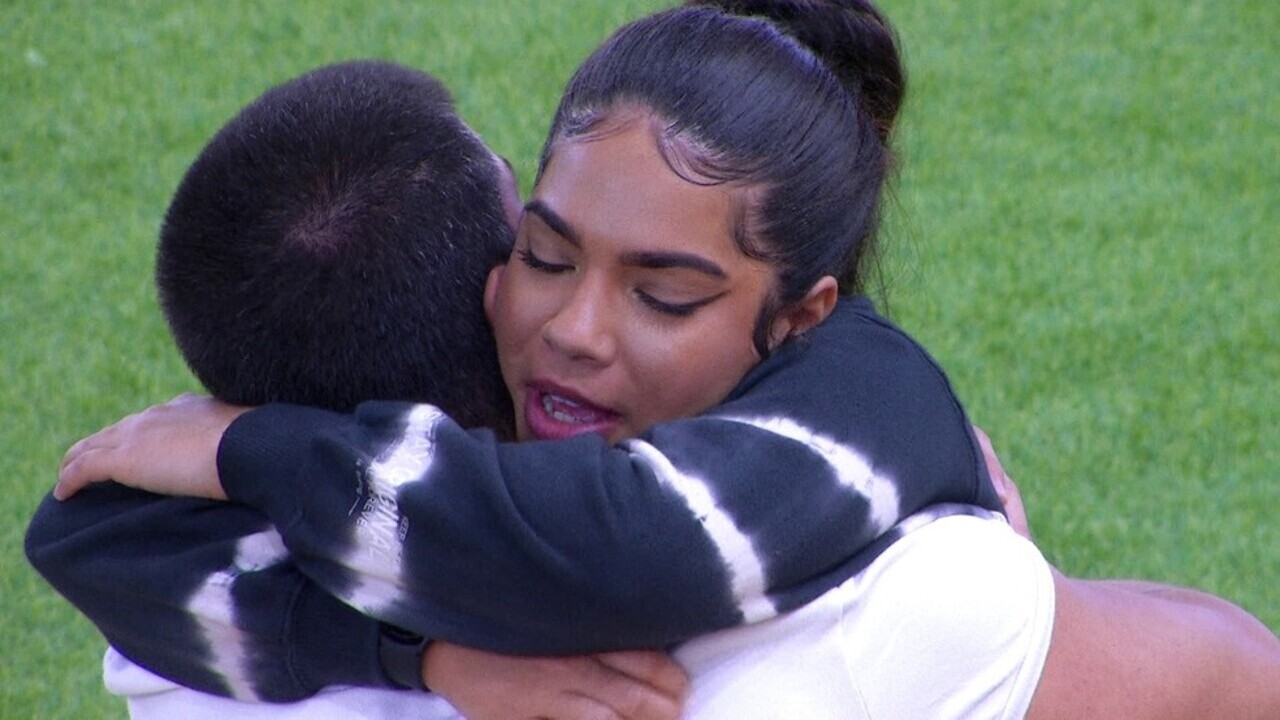 BBB 22: Após ‘tapa’ na testa, Maria pede perdão a Arthur Aguiar