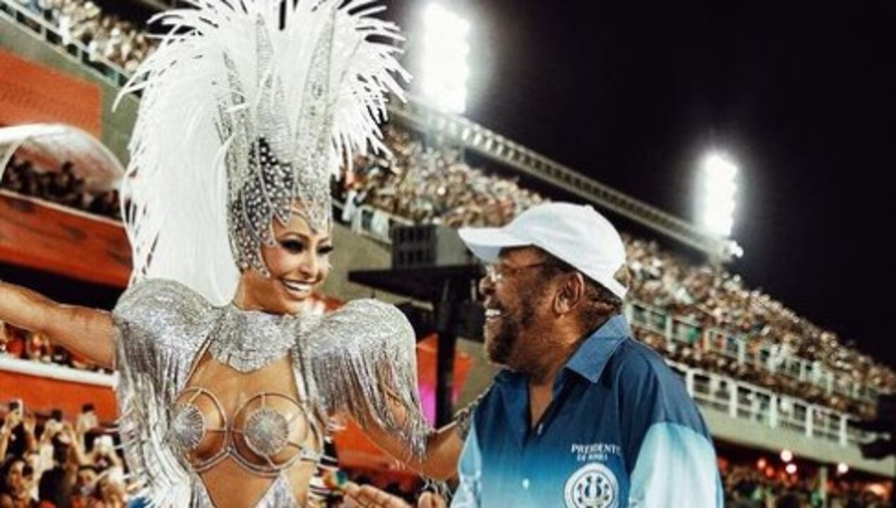No aniversário de Martinho da Vila, Sabrina Sato publica fotos ao lado do cantor