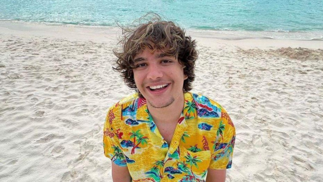 Max Lewis, dono do hit ‘Carioca Girls’, lança nova versão da música após 8 anos