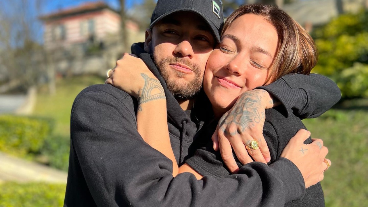 Carol Dantas comemora aniversário de Neymar Jr.: ”Trintão do papai do Davi”