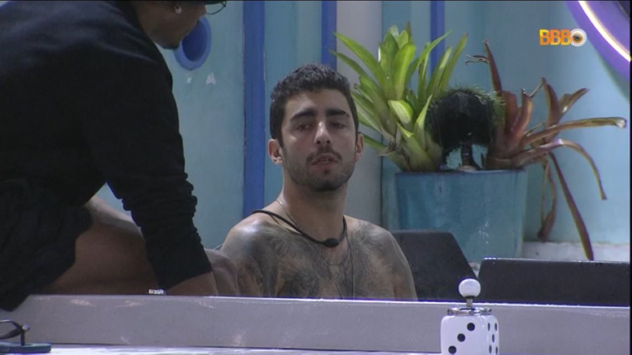 BBB 22: Pedro Scooby diz estar disposto em dar a liderança ao Paulo André: ”Você é meu irmão”