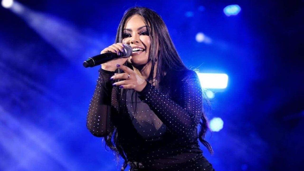 Morre aos 43 anos a cantora Paulinha Abelha, vocalista do Calcinha Preta