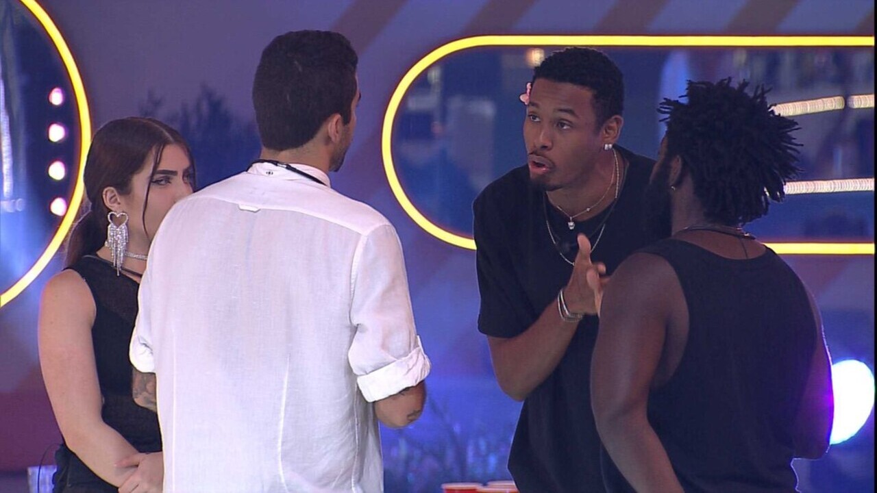 BBB 22: Paulo André e Douglas Silva discutem na festa: ”Estratégia estava errada”