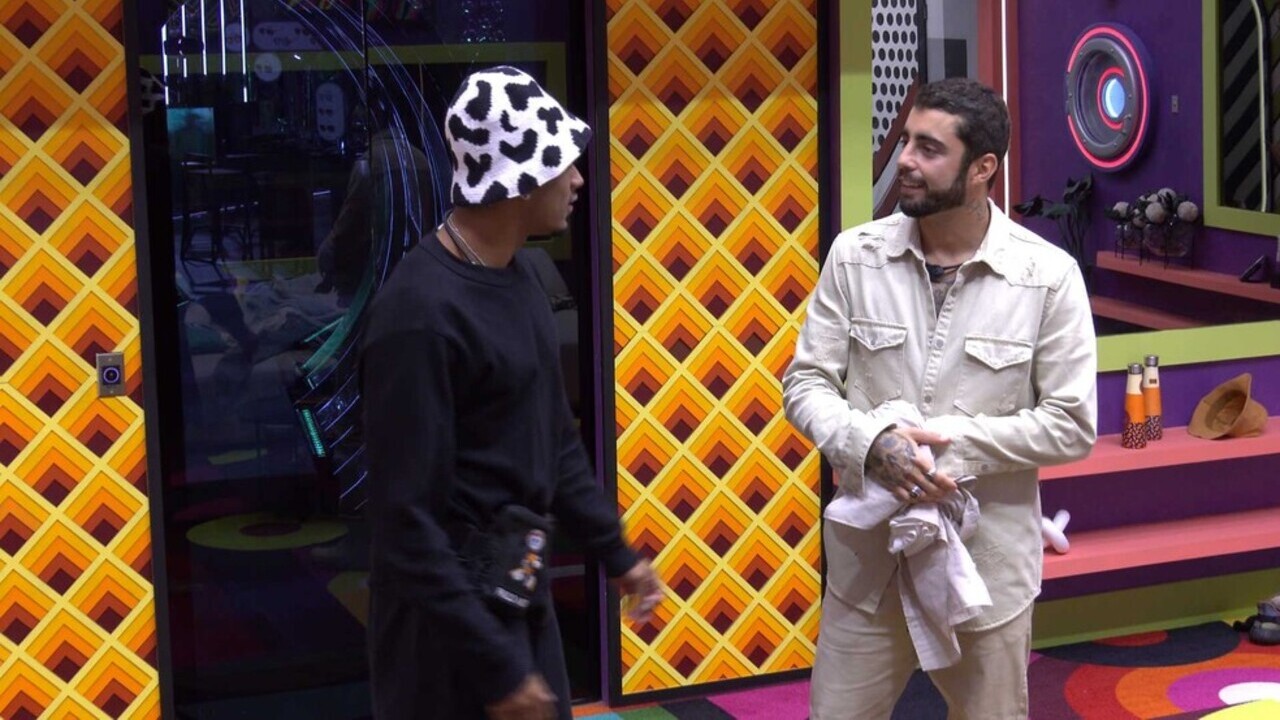 BBB 22: Paulo André nega que ficou com Jade Picon e Pedro Scooby suspeita: ”Mentiroso”