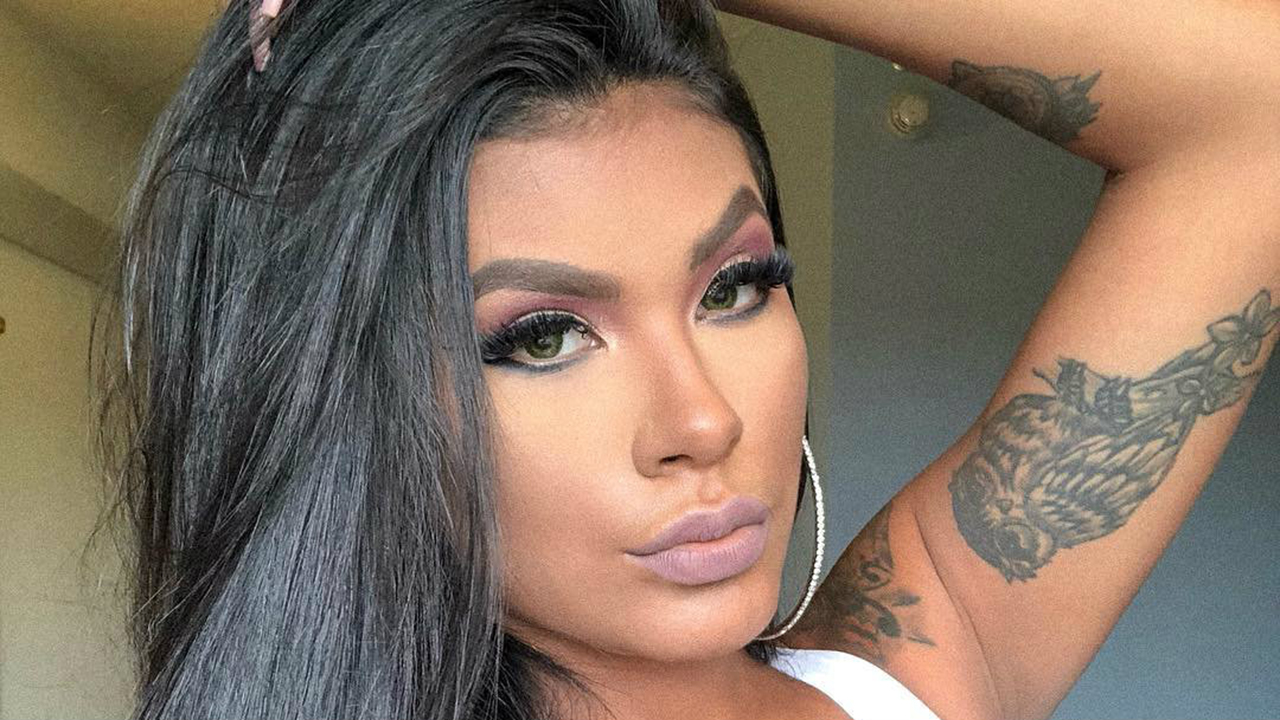 Pocah ousa no look e arrasa com seu Bloco de Carnaval em São Paulo