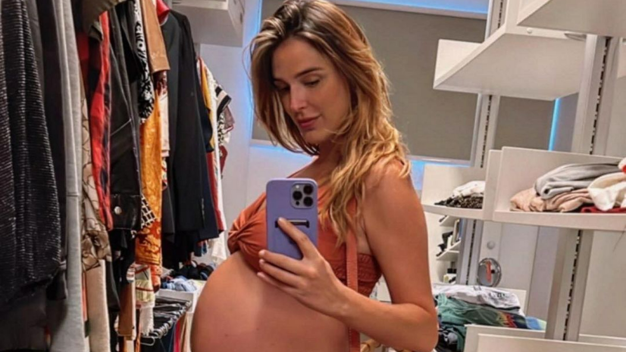 Rafa Brites esbanja beleza ao exibir seu barrigão na reta final da gravidez: ”Perfeição que fala né?”