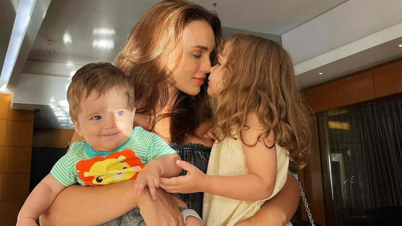 Rafa Kalimann surge coladinha aos sobrinhos e se derrete: ”Minha vida todinha”