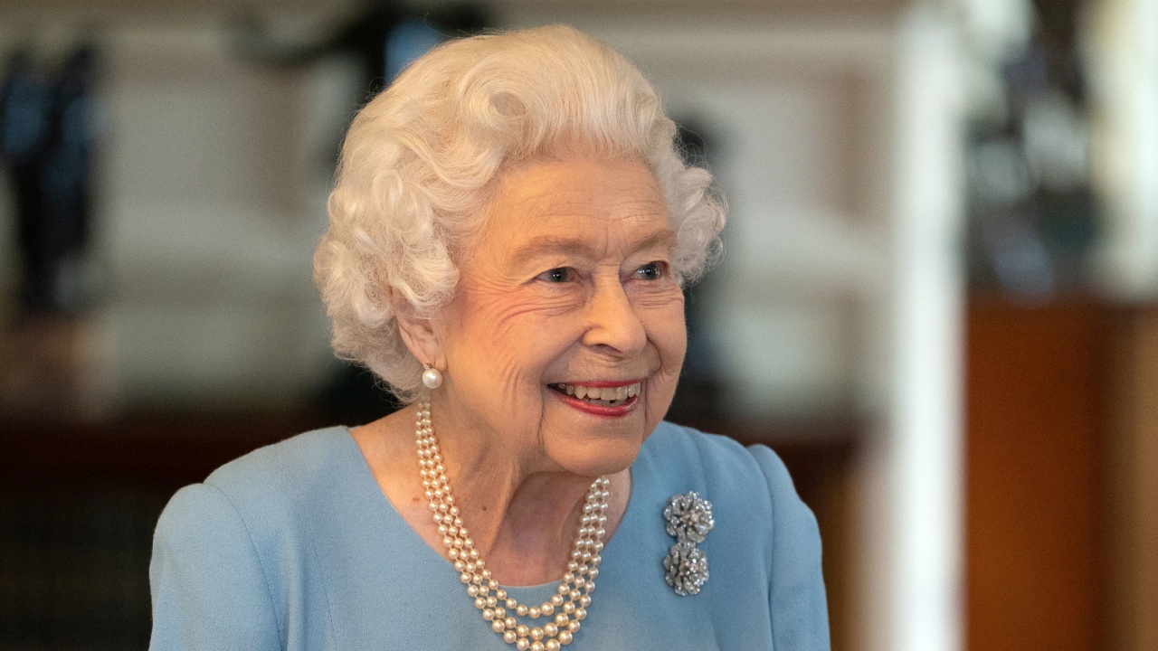 Rainha Elizabeth II presta homenagem especial ao Príncipe Philip em evento para celebrar 70 anos no trono: ”Emocionante”