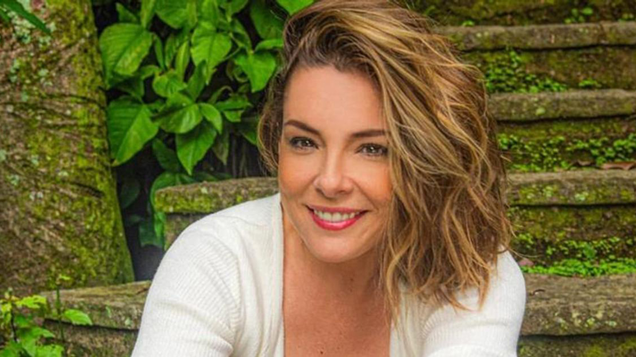 Regiane Alves mostra os filhos e beleza da família impressiona internautas
