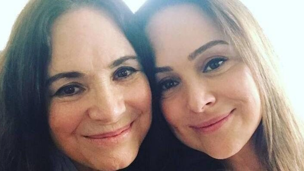 Gabriela Duarte presta homenagem no aniversário de 75 anos da mãe, Regina Duarte