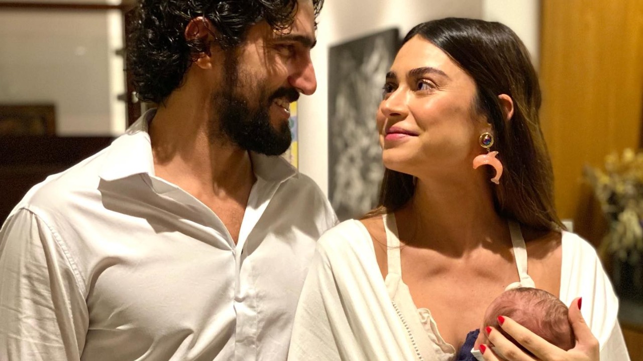Renato Góes se derrete por Thaila Ayala com o filho e gatinho da família: ”O que me torna o homem mais feliz do mundo”