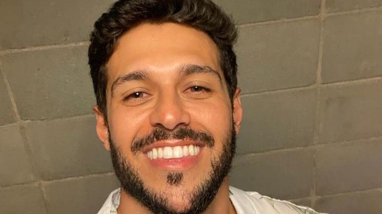 Após sair do BBB22, Rodrigo Mussi é surpreendido por ex-namorada