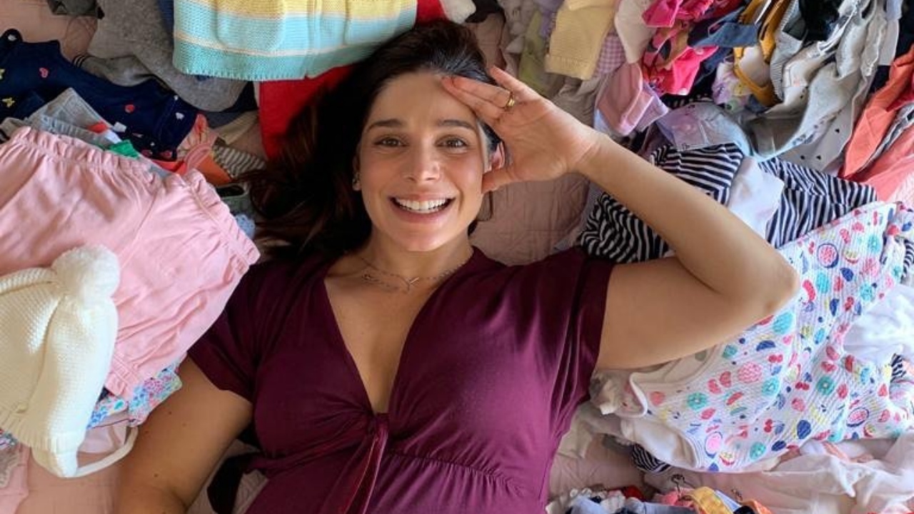 Sabrina Petraglia doa roupas da filha, Maya: ”Não imaginava que tinha tanta”