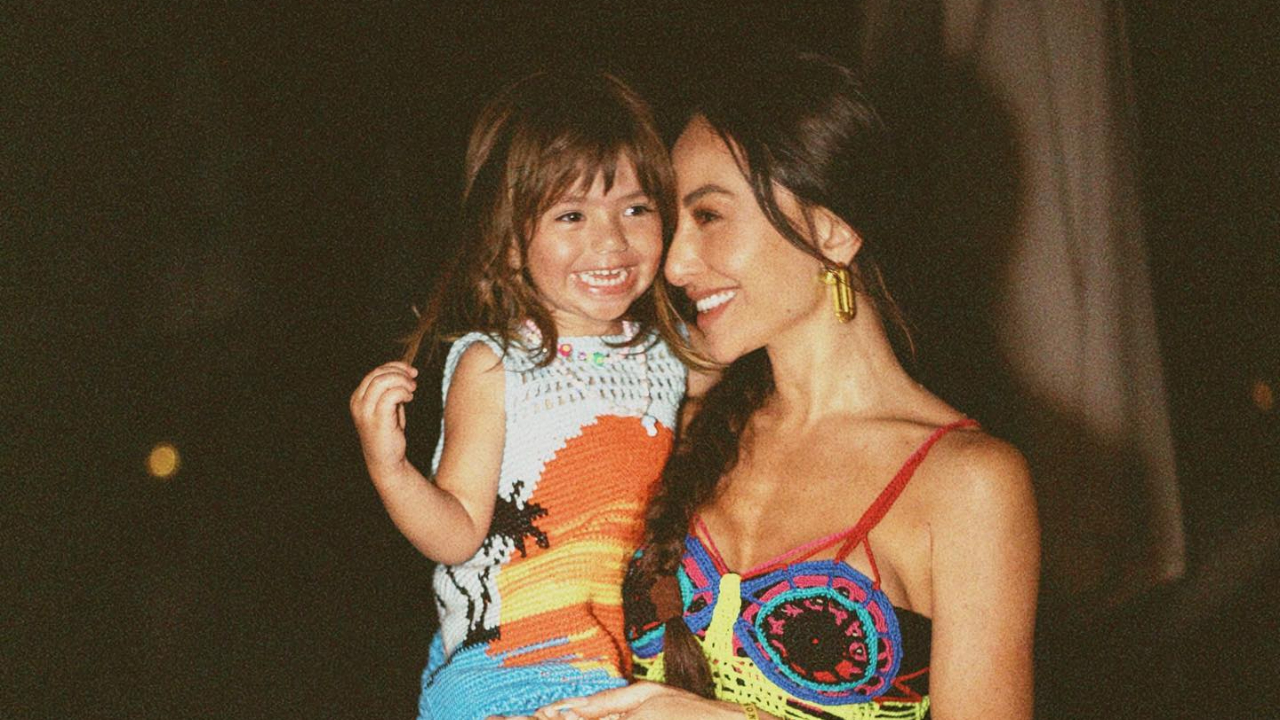 Filha de Sabrina Sato surge de look de balé e encanta demais