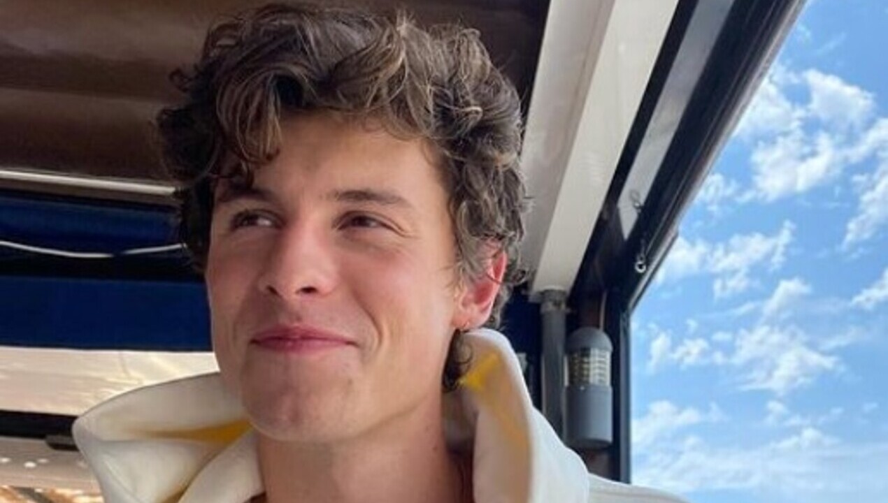 Shawn Mendes compartilha cliques se divertindo em viagem para o Havaí