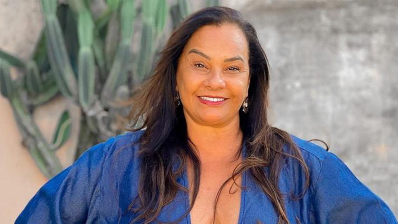 Aos 64 anos, Solange Couto é vista de lingerie e boa forma impressiona!