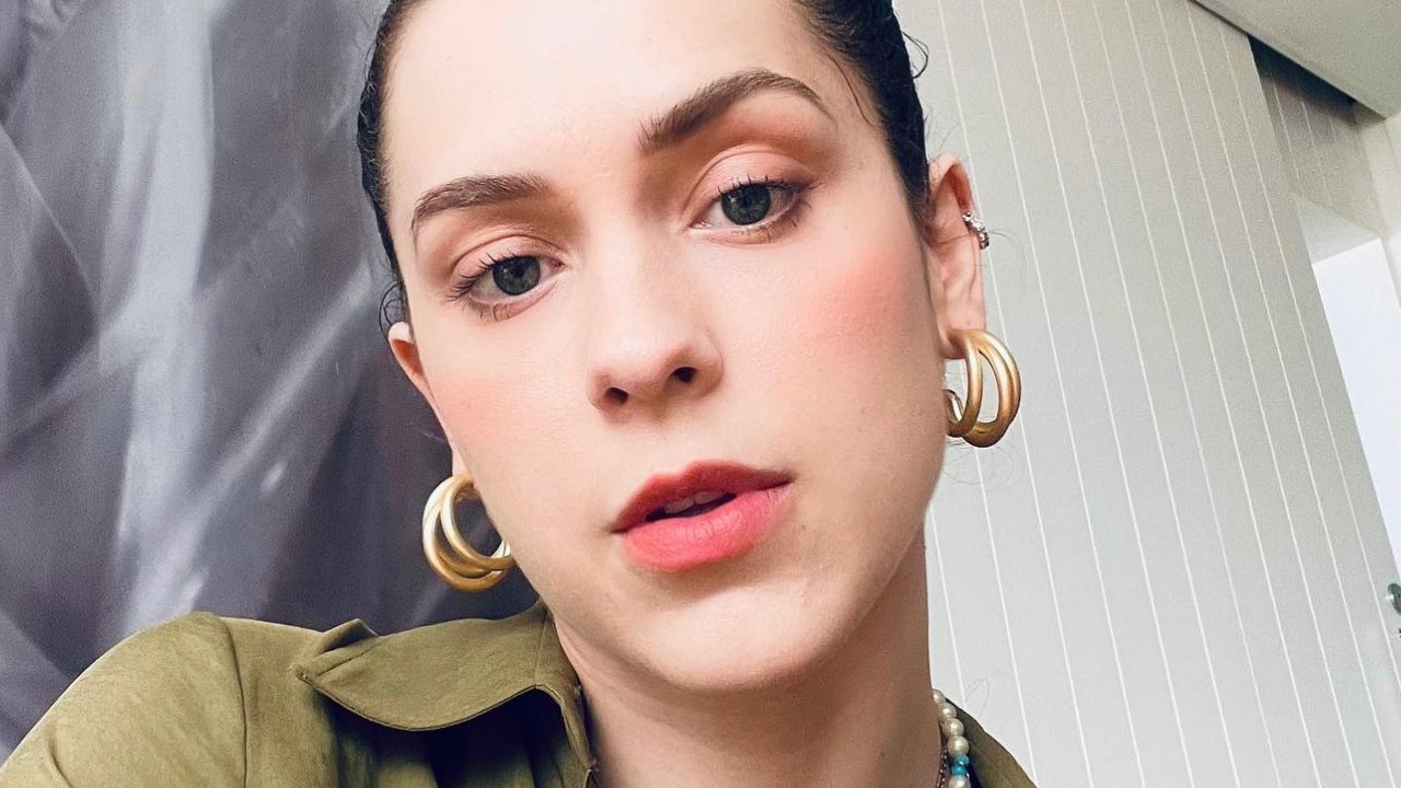 De biquíni, Sophia Abrahão se refresca no mar e beleza chama atenção: ”Deusa”